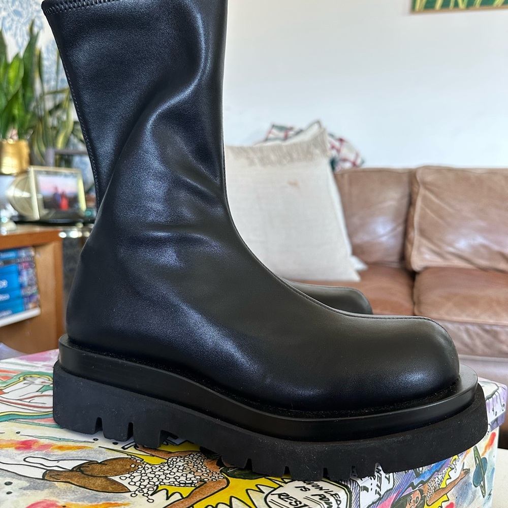 BRAND NEW NEVER WORN! Black prolong boots by Jeffery Campbell